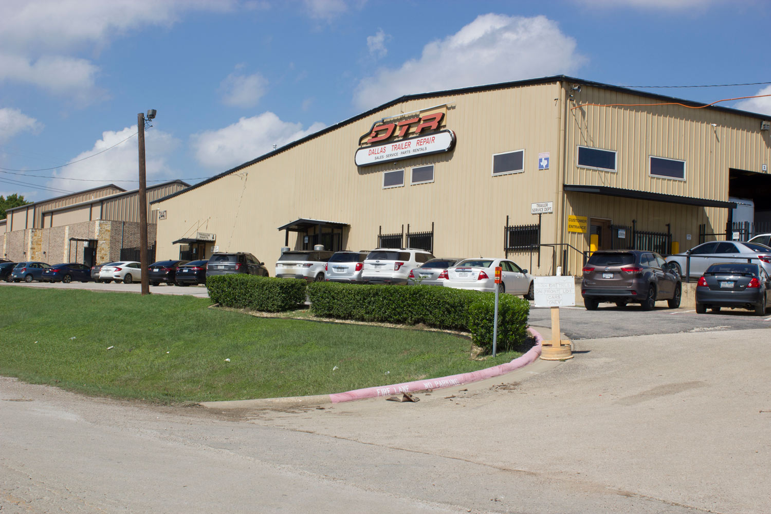 Dallas Trailer Repair building