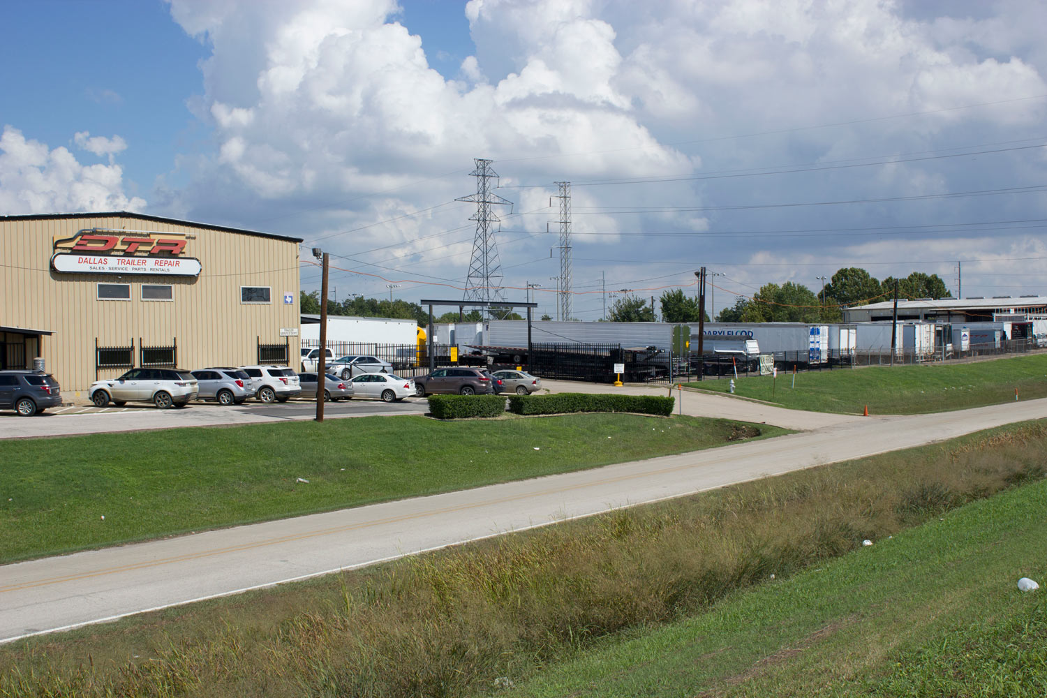 Dallas Trailer Repair facility