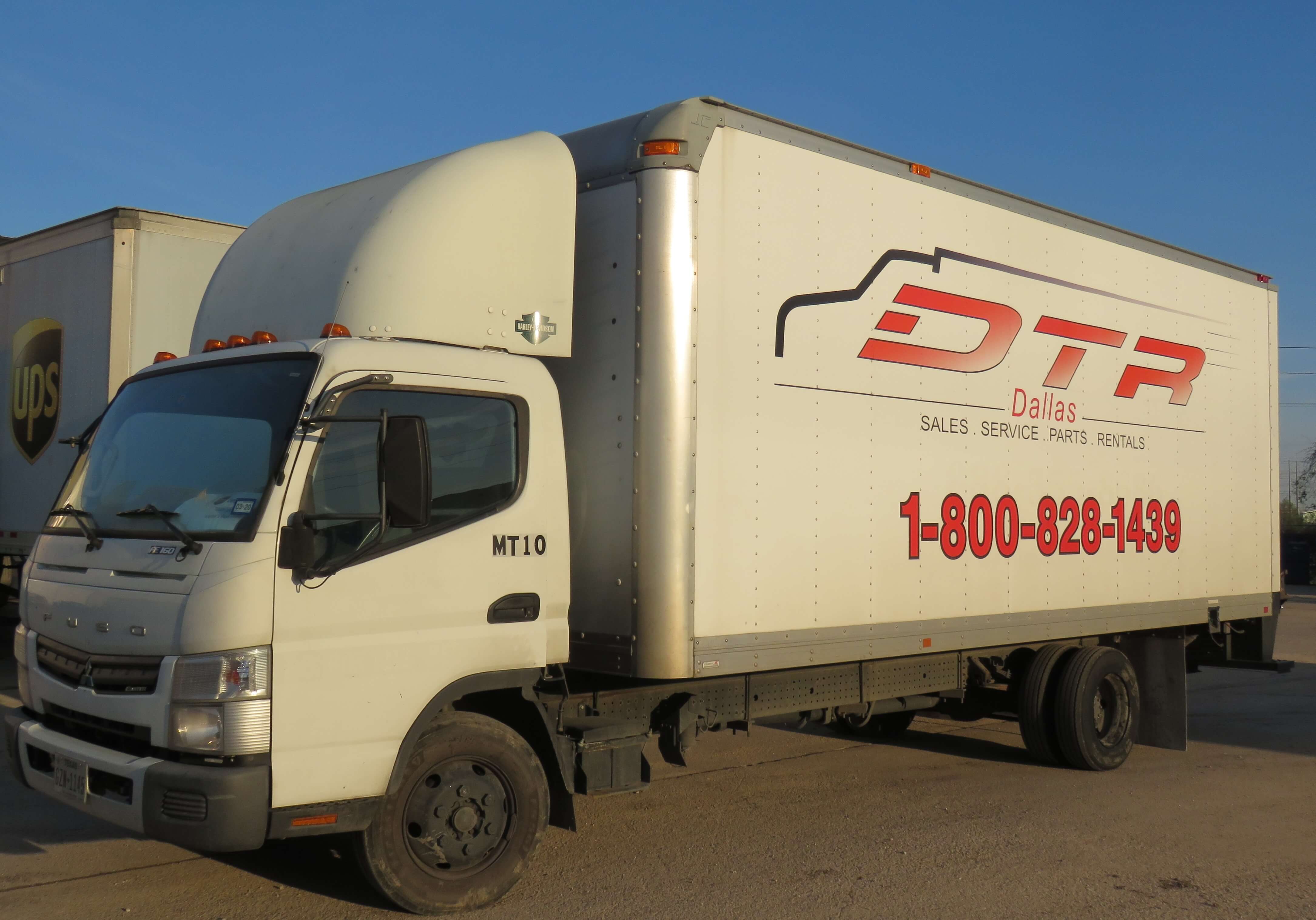 Mobile service truck
